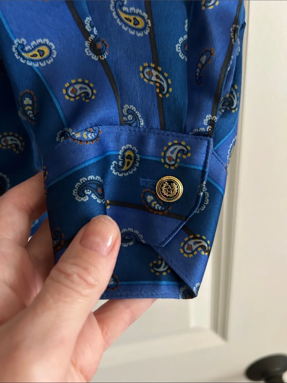 Vintage lightweight button